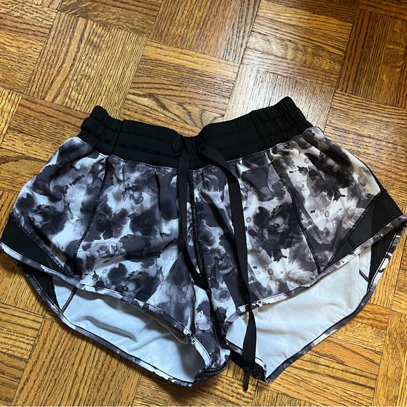 Lululemon Shorts - Picture 6 of 9